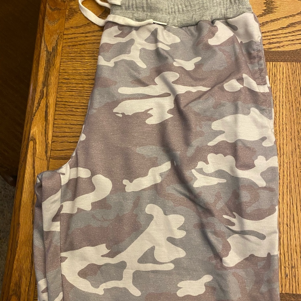 Women’s lounge pants